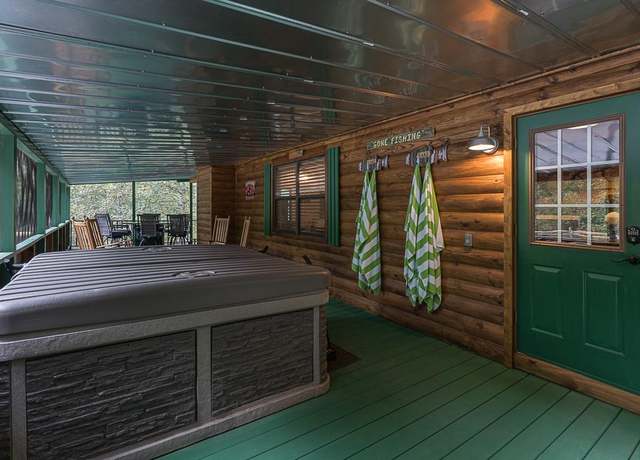 Property at 315 Evans Hollow Rd, Murphy, NC 28906, 2 beds, 2 baths