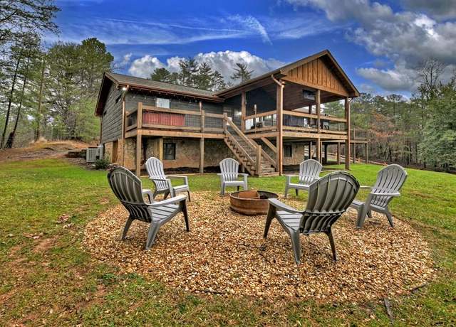 Property at 61 Pinewood Rd, Blue Ridge, GA 30513, 3 beds, 2 baths