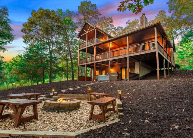 Property at 4 Shalom Ln, Blue Ridge, GA 30513, 3 beds, 3.5 baths