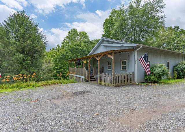 Property at 329 Chalet Cir, Murphy, NC 28906, 3 beds, 2 baths