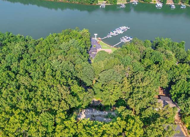 Property at 829 Lakeside Dr, Blairsville, GA 30512, 3 beds, 3 baths