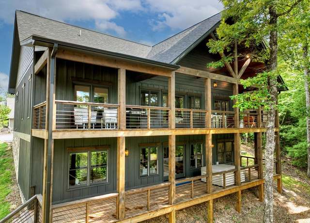 Property at 141 Long View Ln, Blue Ridge, GA 30513, 5 beds, 3 baths