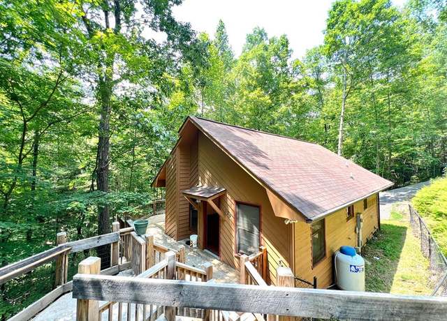 Property at 129 Crooked Ln, Murphy, NC 28906, 2 beds, 2.5 baths