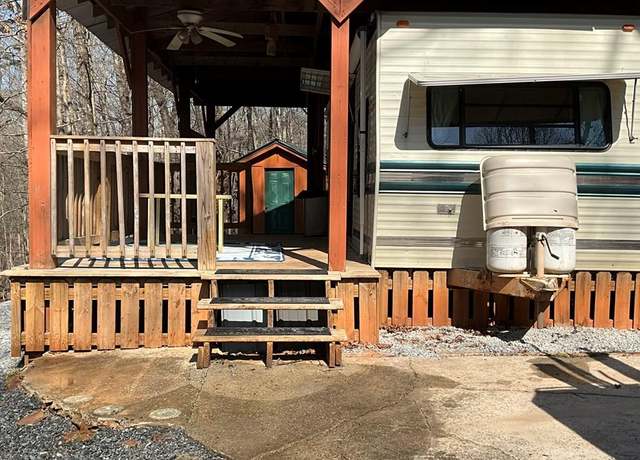 Property at 329 6th St, Ellijay, GA 30540, 1 bed, 1 bath