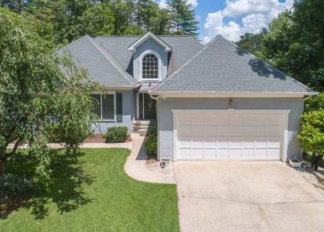 Property at 909 Golf Course Cir, Murphy, NC 28906, 3 beds, 2 baths