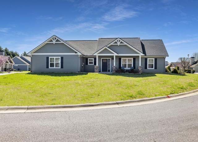 Property at 139 Bent Grass Cir, Hayesville, NC 28904, 3 beds, 2 baths