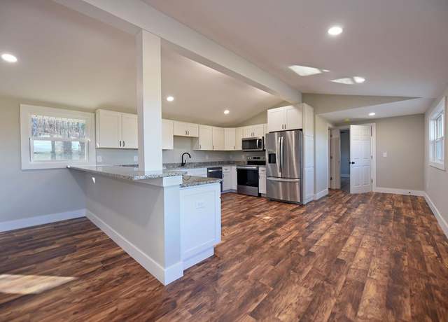 Property at 16 Sims Rd, Hiawassee, GA 30546, 3 beds, 2 baths