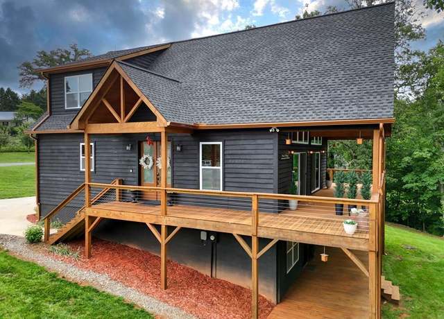 Property at 784 Sneaking Creek Dr, Hayesville, NC 28904, 3 beds, 3.5 baths