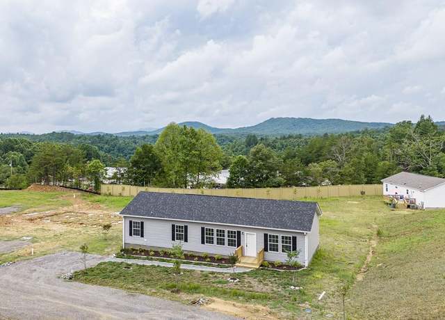 Property at 28 Divine Dr, Murphy, NC 28906, 3 beds, 2 baths