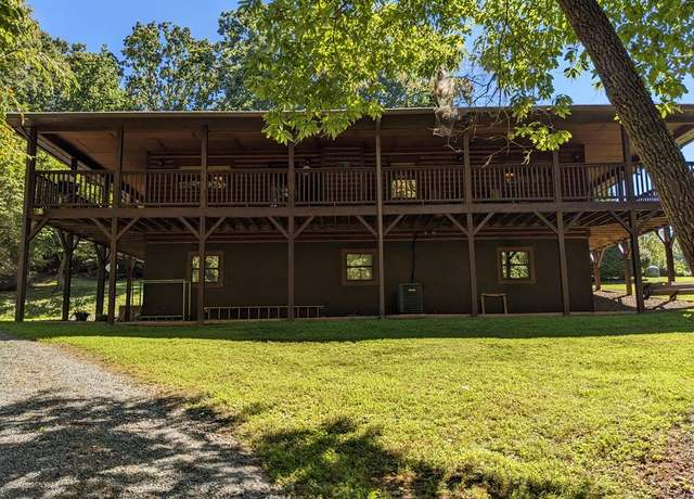 Property at 223 Mountain Breezes Dr, Hayesville, NC 28904, 2 beds, 3 baths