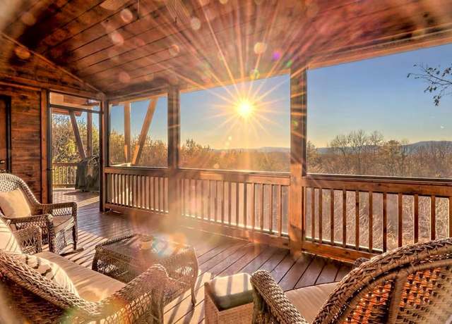 Property at 25 White Eagle Trl, Mineral Bluff, GA 30559, 5 beds, 3.5 baths