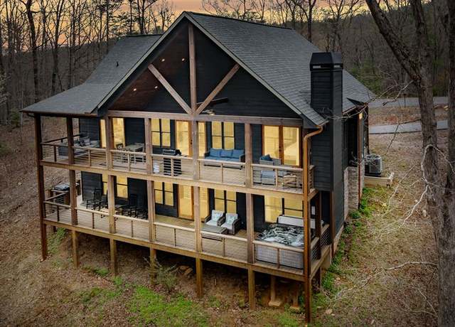 Property at 140 Arbor Way, Blue Ridge, GA 30513, 5 beds, 3 baths