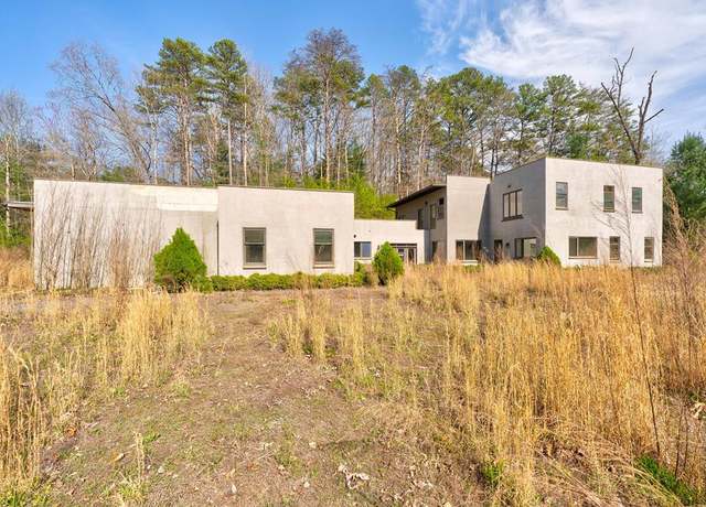 Property at 130 Cornett Dr, Ellijay, GA 30540, 6 beds, 4 baths