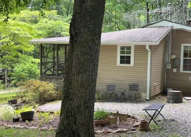 Property at 66 Patterson Ln, Hayesville, NC 28904, 2 beds, 1 bath