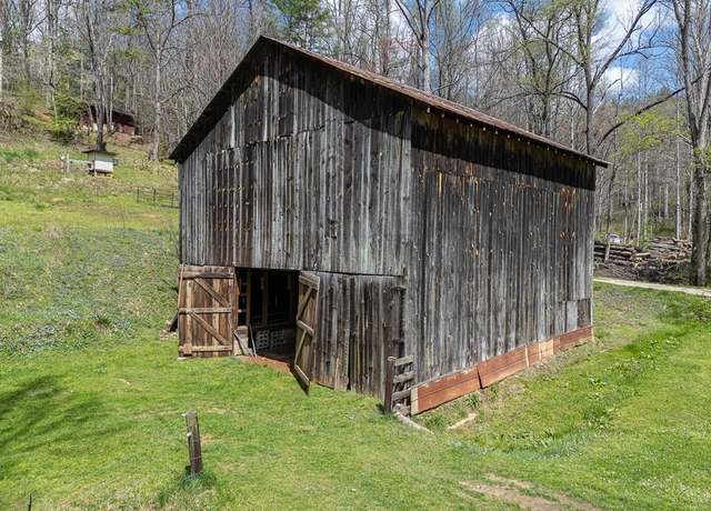 Property at 211 Gregory Hollow Rd, Robbinsville, NC 28771, 2 beds, 1.5 baths