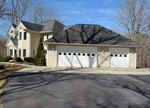 Property at 838 Peachtree Hills Rd, Murphy, NC 28906, 3 beds, 3.5 baths