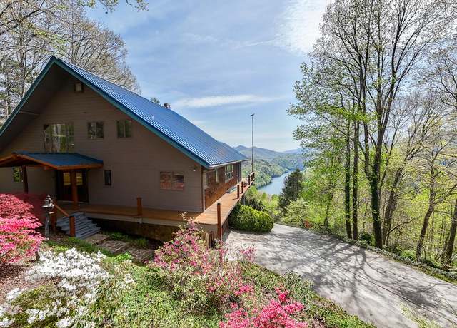 Property at 369 Deals Gap Rd, Robbinsville, NC 28771, 3 beds, 2.5 baths