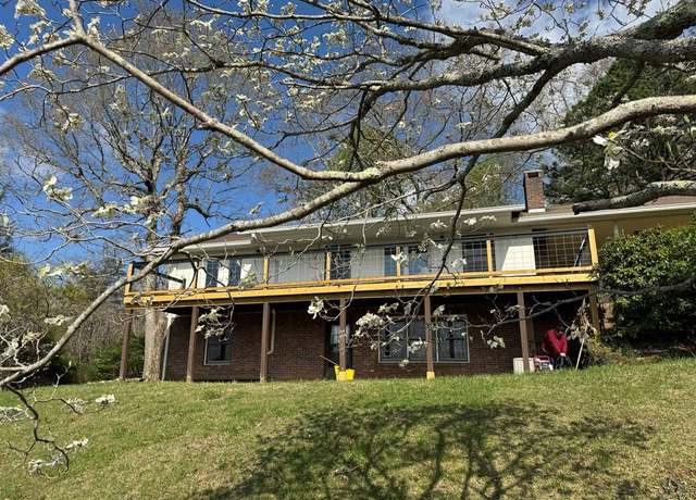 Property at 558 Old Dyer Rd, Hayesville, NC 28904, 2 beds, 2 baths