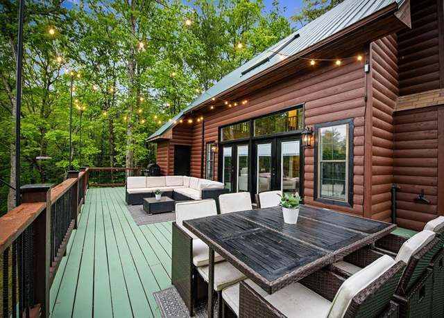 Property at 400 Creekside Dr, Mccaysville, GA 30555, 3 beds, 4.5 baths