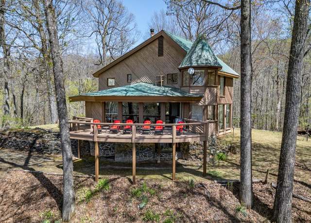 Property at 425 Running Deer Ln, Murphy, NC 28906, 3 beds, 2.5 baths