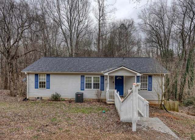 Property at 435 Pine Crest Cir, Cleveland, GA 30528, 3 beds, 2.5 baths