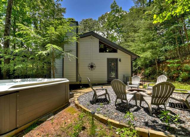 Property at 92 Cherry Lake Dr, Blue Ridge, GA 30513, 3 beds, 2 baths