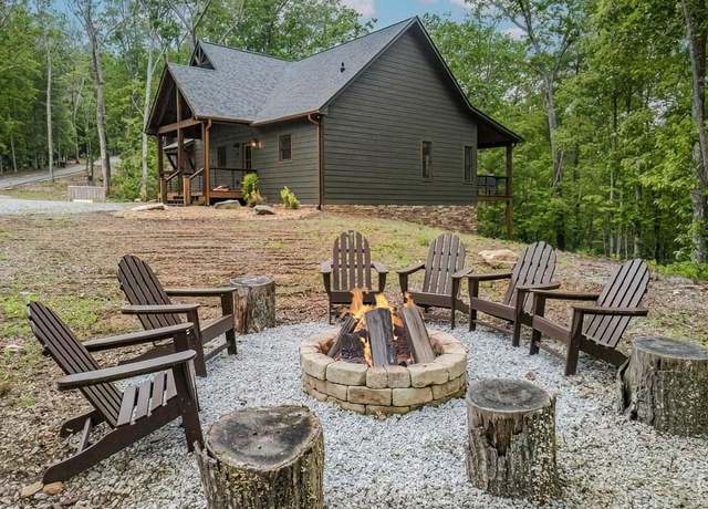 Property at 1085 Dills Rd, Blue Ridge, GA 30513, 5 beds, 3 baths