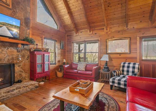 Property at 87 Owltown Dr, Ellijay, GA 30536, 2 beds, 2.5 baths