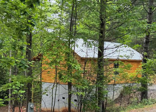 Property at 427 Martins Creek Ridge Rd, Murphy, NC 28906, 2 beds, 2 baths