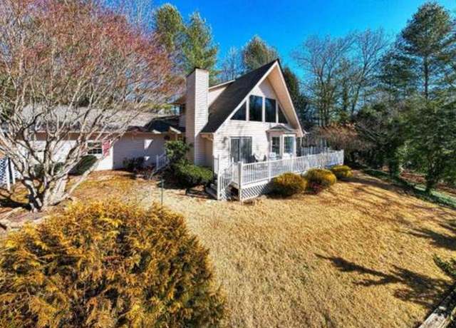 Property at 1896 Bell Eagle Dr, Hiawassee, GA 30546, 2 beds, 2.5 baths