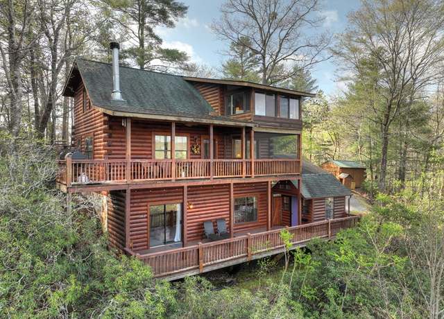 Property at 237 Dupont Dr, Blue Ridge, GA 30513, 3 beds, 3 baths