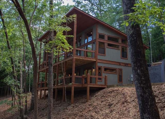 Property at 1952 Big Crk, Blue Ridge, GA 30513, 2 beds, 2 baths