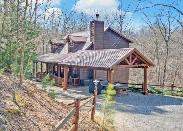 Property at 221 Acacia Ct, Ellijay, GA 30540, 4 beds, 3 baths