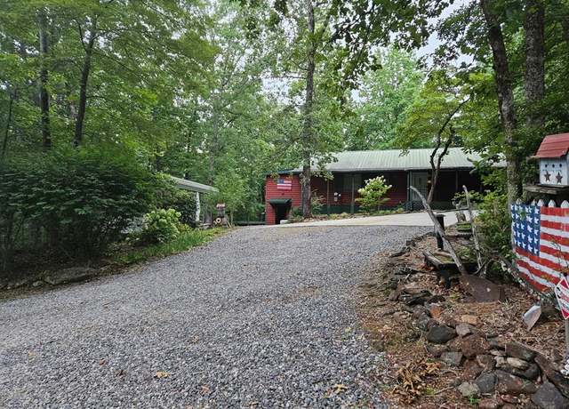 Property at 157 Deavours Ln, Cleveland, GA 30528, 2 beds, 2.5 baths