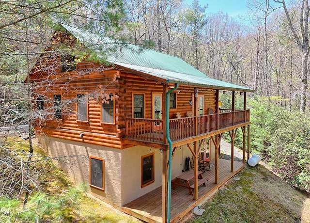 Property at 65 Laurelwood Cir, Murphy, NC 28906, 5 beds, 3 baths