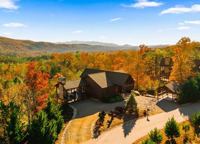 Property at 9 Kensington Dr, Mineral Bluff, GA 30559, 3 beds, 2.5 baths
