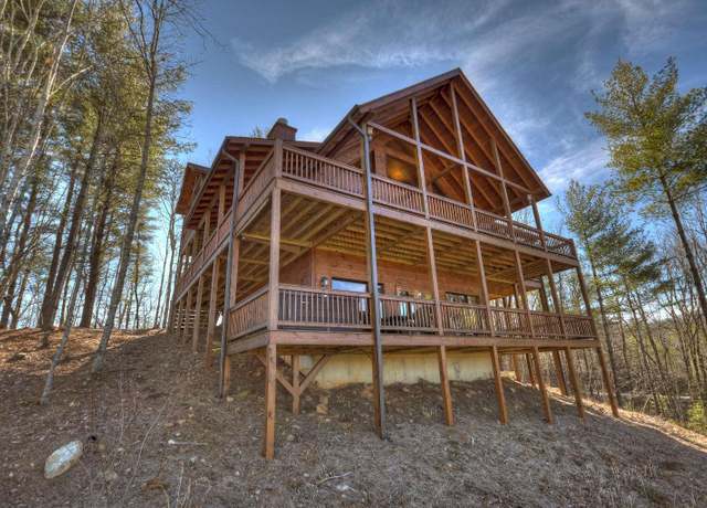 Property at 136 Oasis Dr, Blue Ridge, GA 30513, 3 beds, 3.5 baths