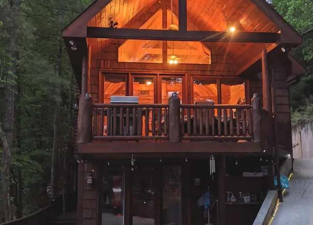 Property at 140 Tall Timber Ln, Blue Ridge, GA 30513, 3 beds, 3 baths