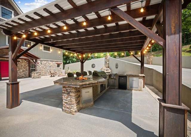 Property at 1170 Highland Trce, Blairsville, GA 30512, 3 beds, 3 baths