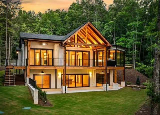 Property at 320 Twin Brook Dr, Blairsville, GA 30512, 4 beds, 4 baths