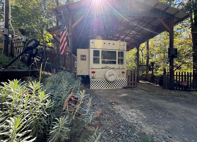 Property at 93 Second St, Ellijay, GA 30540, 1 bed, 1 bath
