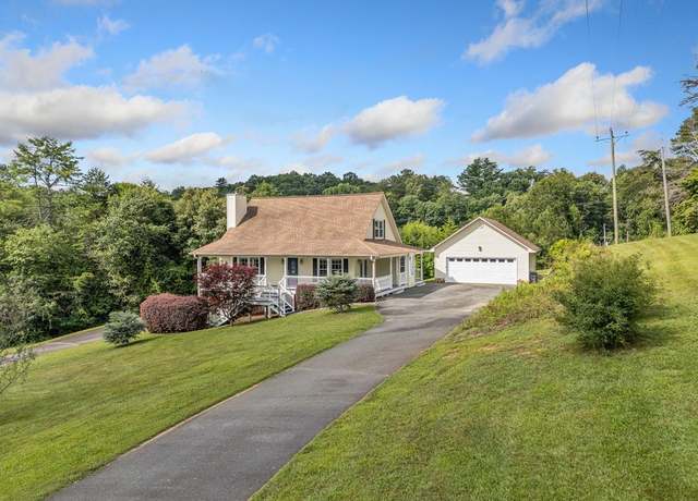 Property at 206 Piney Woods Dr, Ellijay, GA 30536, 3 beds, 2.5 baths