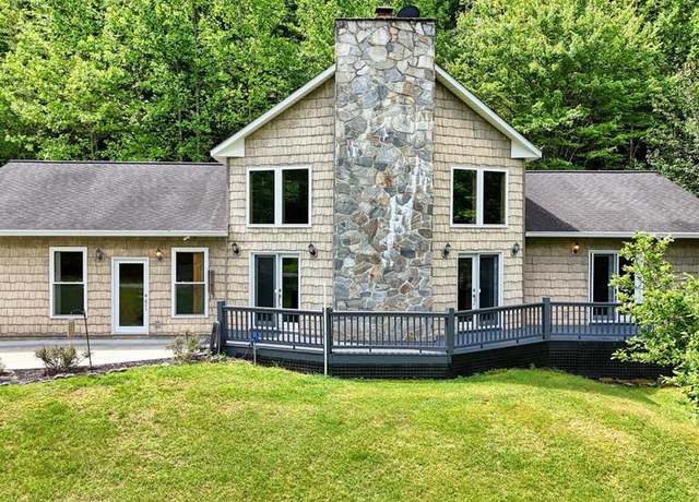 Property at 520 Brasstown Rd, Murphy, NC 28906, 2 beds, 2.5 baths