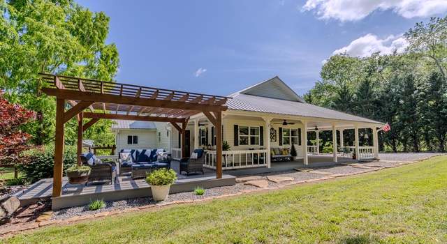 Photo of 107 Horse Shoe Dr, Hayesville, NC 28904