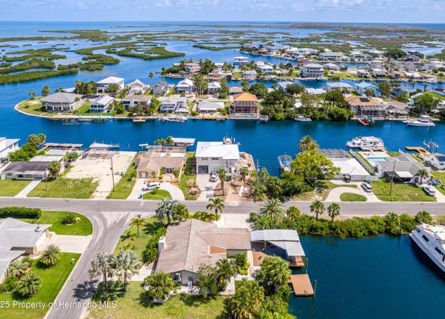 Property at 4566 Gulfstream Dr, Hernando Beach, FL 34607, 3 beds, 2 baths