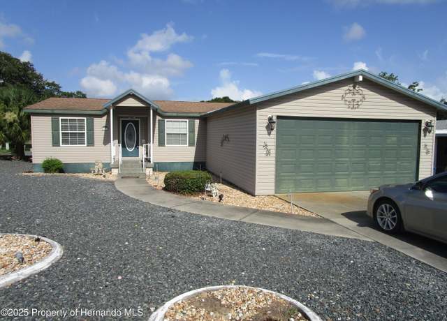 Property at 8423 Dickens Ave, Brooksville, FL 34613, 2 beds, 2 baths