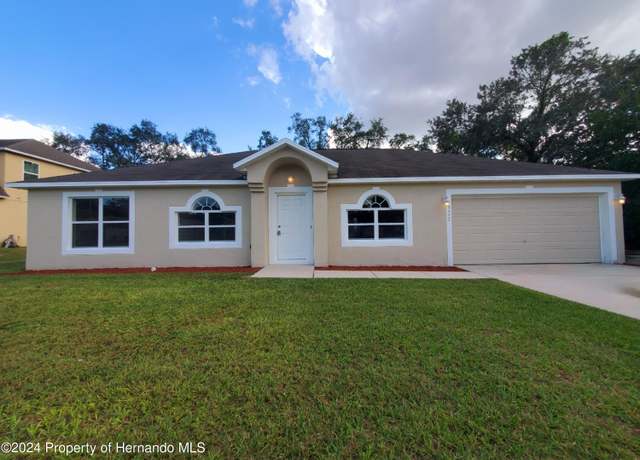 Property at 10492 Elgin Blvd, Spring Hill, FL 34608, 4 beds, 2 baths