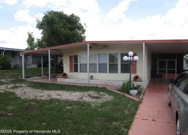 Property at 8496 Central Ave, Brooksville, FL 34613, 2 beds, 2 baths