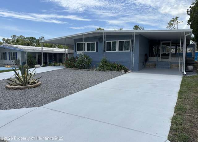 Property at 12325 Fairway Ave, Brooksville, FL 34613, 3 beds, 2 baths