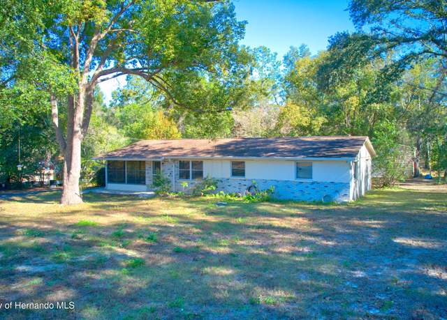 Property at 8084 Grove Rd, Brooksville, FL 34613, 3 beds, 2 baths